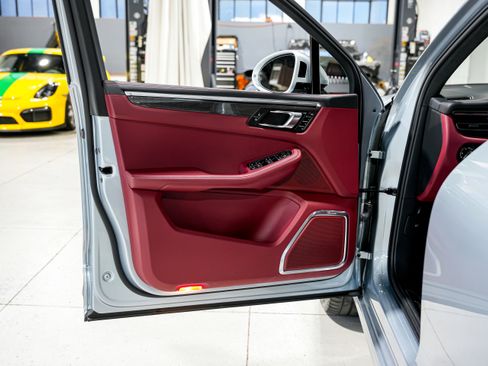 Used 2022 Porsche Macan GTS w/ Sport Chrono Package image 24