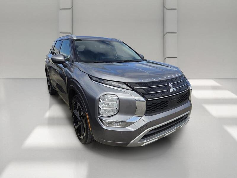 Used 2022 Mitsubishi Outlander SEL FWD image 3