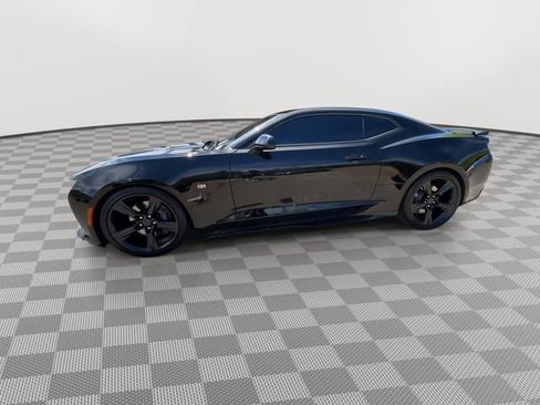 Used 2017 Chevrolet Camaro SS RWD image 5