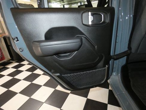 Used 2024 Jeep Wrangler Unlimited Sport image 23