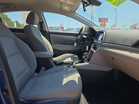 Used 2020 Hyundai Elantra SEL FWD image 19