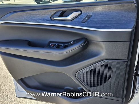 New 2025 Jeep Grand Cherokee Limited w/ Luxury Tech Group II image 29