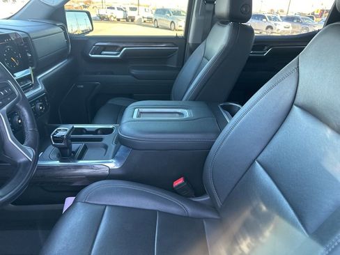 Used 2022 Chevrolet Silverado 1500 LTZ w/ Z71 Off-Road Package image 2