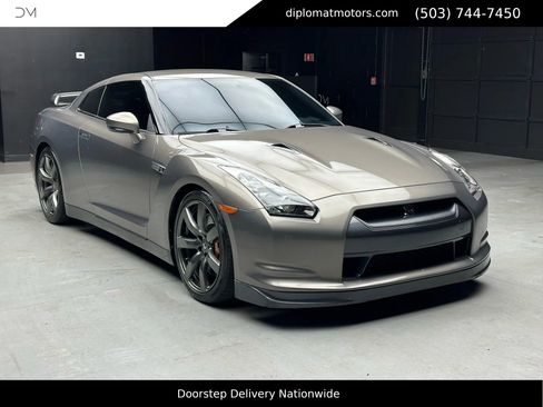 Used 2009 Nissan GT-R Premium image 9