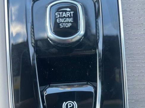 New 2026 Volvo XC90 B6 Plus w/ Protection Package Premier AWD/4WD image 19