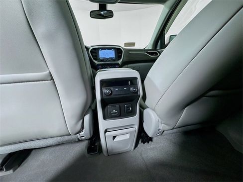 Used 2017 GMC Acadia SLT image 27
