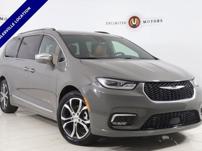 Used 2024 Chrysler Pacifica Pinnacle