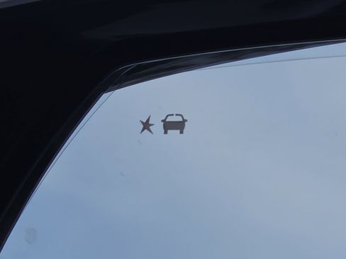 New 2026 GMC Yukon AT4 AWD/4WD image 9