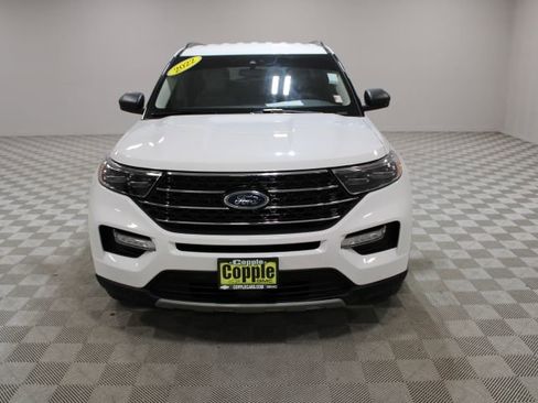 Used 2022 Ford Explorer XLT w/ Equipment Group 202A image 2