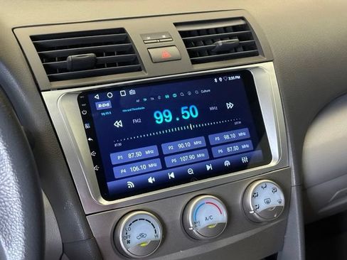 Used 2011 Toyota Camry LE FWD image 26