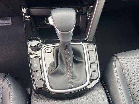 Certified 2025 Kia Seltos SX w/ SX Sunroof Package image 16