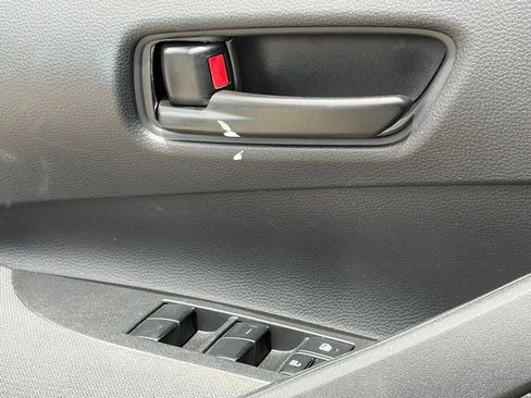 Used 2026 Toyota Corolla LE FWD image 6