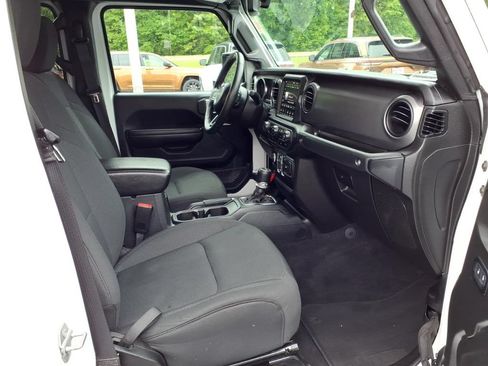 Used 2021 Jeep Gladiator Sport AWD/4WD image 10