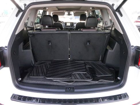 Used 2024 Volkswagen Atlas Peak Edition SEL image 18