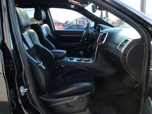Used 2015 Jeep Grand Cherokee SRT w/ Luxury Group II AWD/4WD image 10
