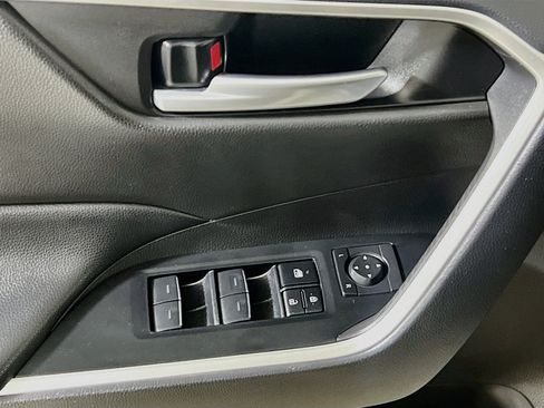 Used 2025 Toyota RAV4 XLE w/ Convenience Package FWD image 17