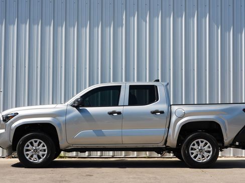 Used 2024 Toyota Tacoma SR image 43