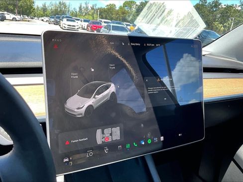 Used 2021 Tesla Model Y Long Range AWD/4WD image 29
