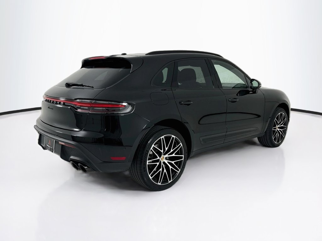 Certified 2023 Porsche Macan Turbo AWD/4WD image 7