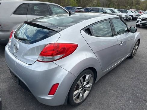 Used 2016 Hyundai Veloster w/ Option Group 02 FWD image 3