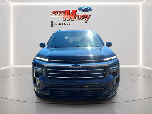 Used 2025 Chevrolet Traverse High Country w/ LPO, Floor Liner Package image 2