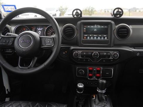 Used 2023 Jeep Wrangler Sport S image 11