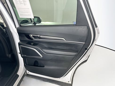 Used 2025 Kia Telluride S image 33