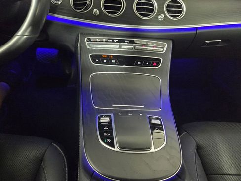 Used 2023 Mercedes-Benz E 350 4MATIC Sedan image 19