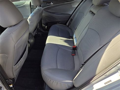 Used 2012 Hyundai Sonata SE w/ Navigation & Sunroof Pkg image 11