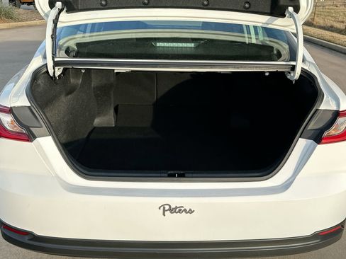 Used 2025 Toyota Camry LE image 21