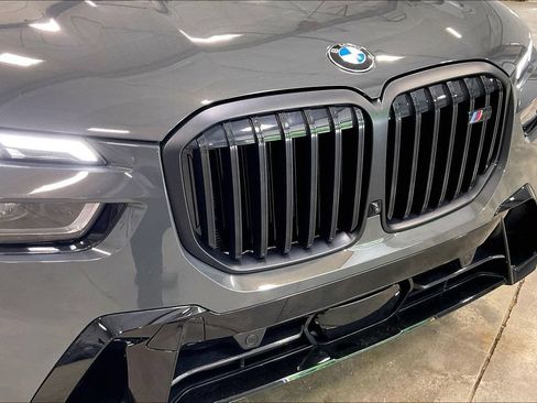 Used 2025 BMW X7 M60i AWD/4WD image 34