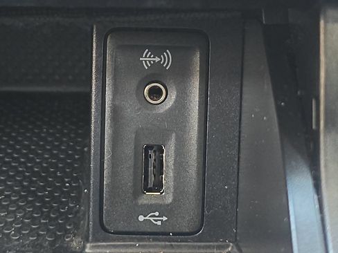 Used 2017 Volkswagen Golf SE FWD image 20