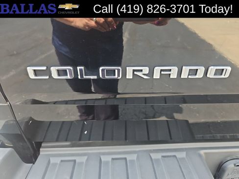 Certified 2021 Chevrolet Colorado ZR2 w/ ZR2 Midnight Special Edition AWD/4WD image 32