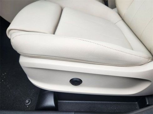 Certified 2026 Mercedes-Benz GLB 250 4MATIC image 9