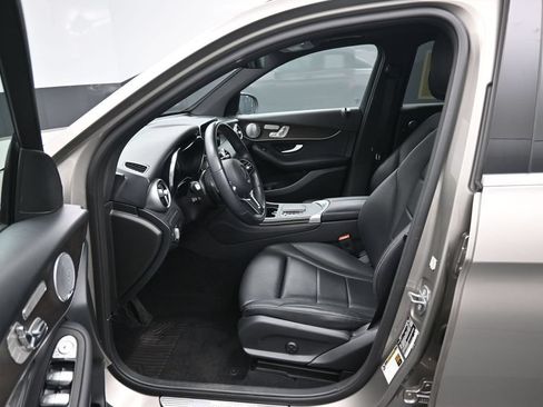 Used 2020 Mercedes-Benz GLC 300 4MATIC image 9