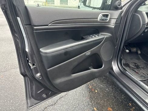 Used 2018 Jeep Grand Cherokee Limited w/ Luxury Group II image 10