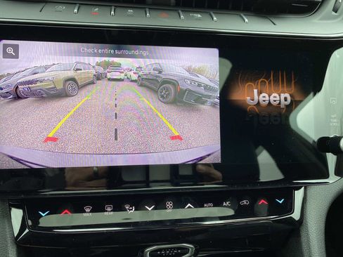 New 2026 Jeep Grand Cherokee L 4WD image 15