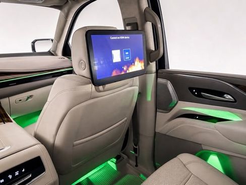 Used 2024 Cadillac Escalade Sport Platinum w/ LPO, ONYX Package AWD/4WD image 39