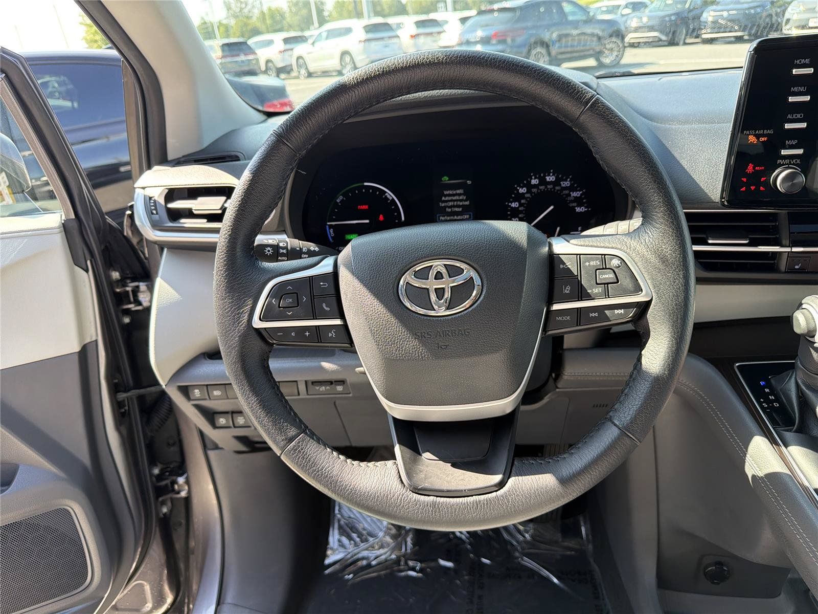 Used 2021 Toyota Sienna XLE FWD image 17