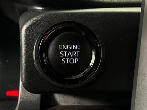 Used 2025 Toyota Tacoma SR5 AWD/4WD image 21