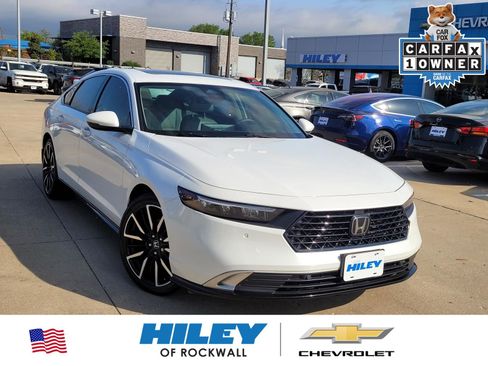 Used 2023 Honda Accord Touring image 1