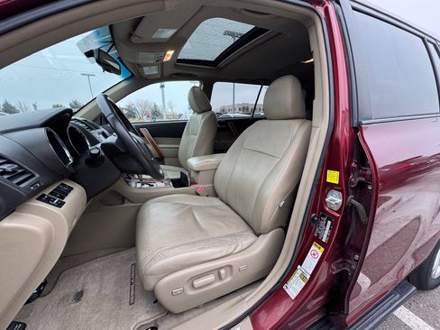 Used 2010 Toyota Highlander Limited image 13