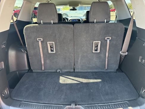 Used 2022 GMC Acadia SLE w/ Driver Convenience Package image 12