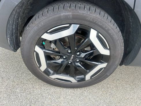 Certified 2023 Kia Telluride EX w/ EX Captain's Chair Package AWD/4WD image 7