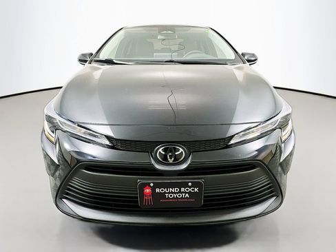 Used 2023 Toyota Corolla LE image 2