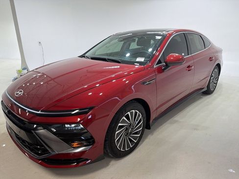 Certified 2025 Hyundai Sonata Limited image 1