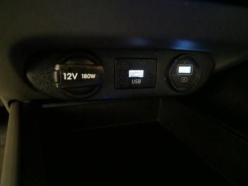 Used 2023 Hyundai Elantra SEL image 29