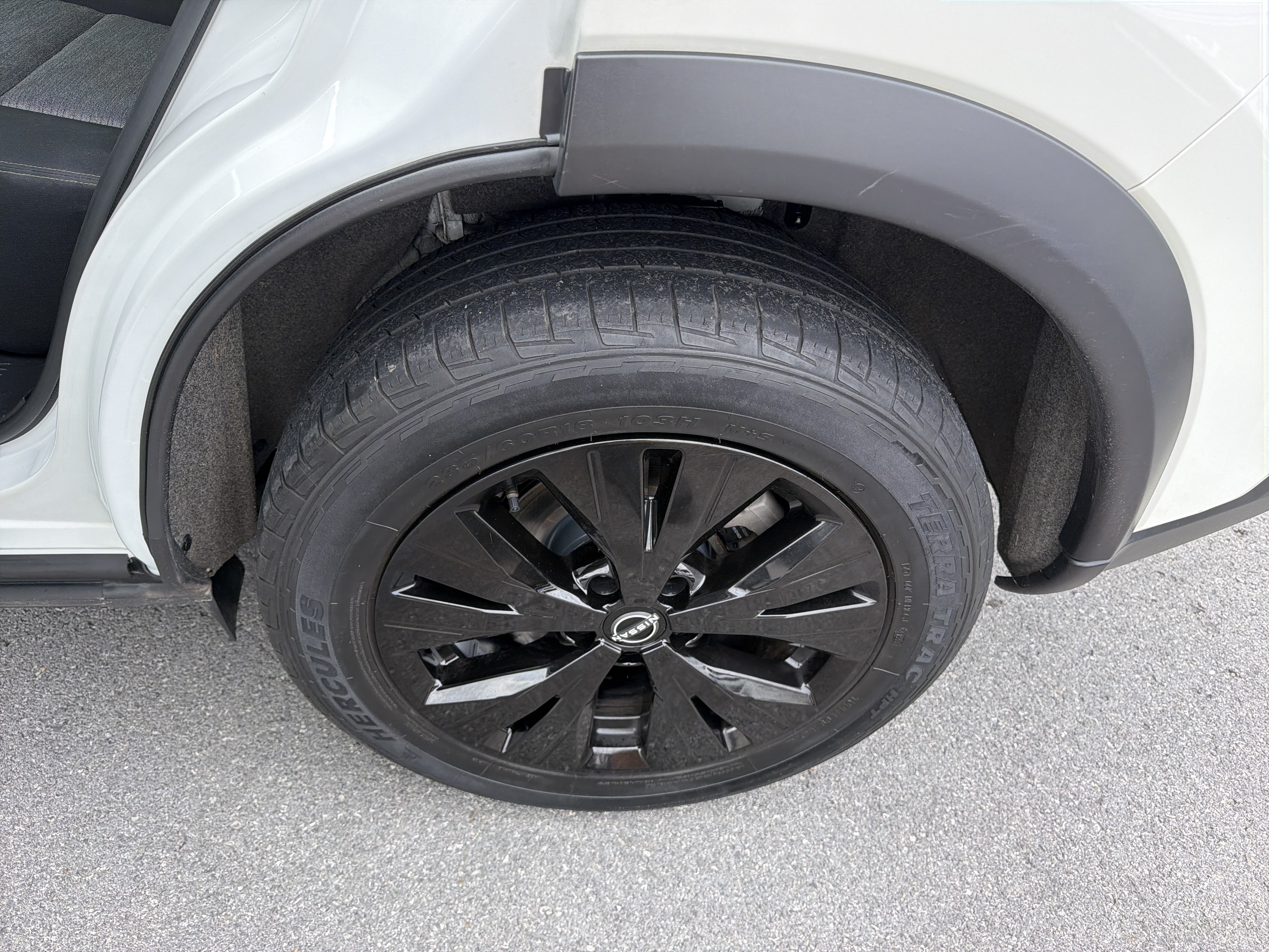 Used 2023 Nissan Rogue SV AWD/4WD image 12