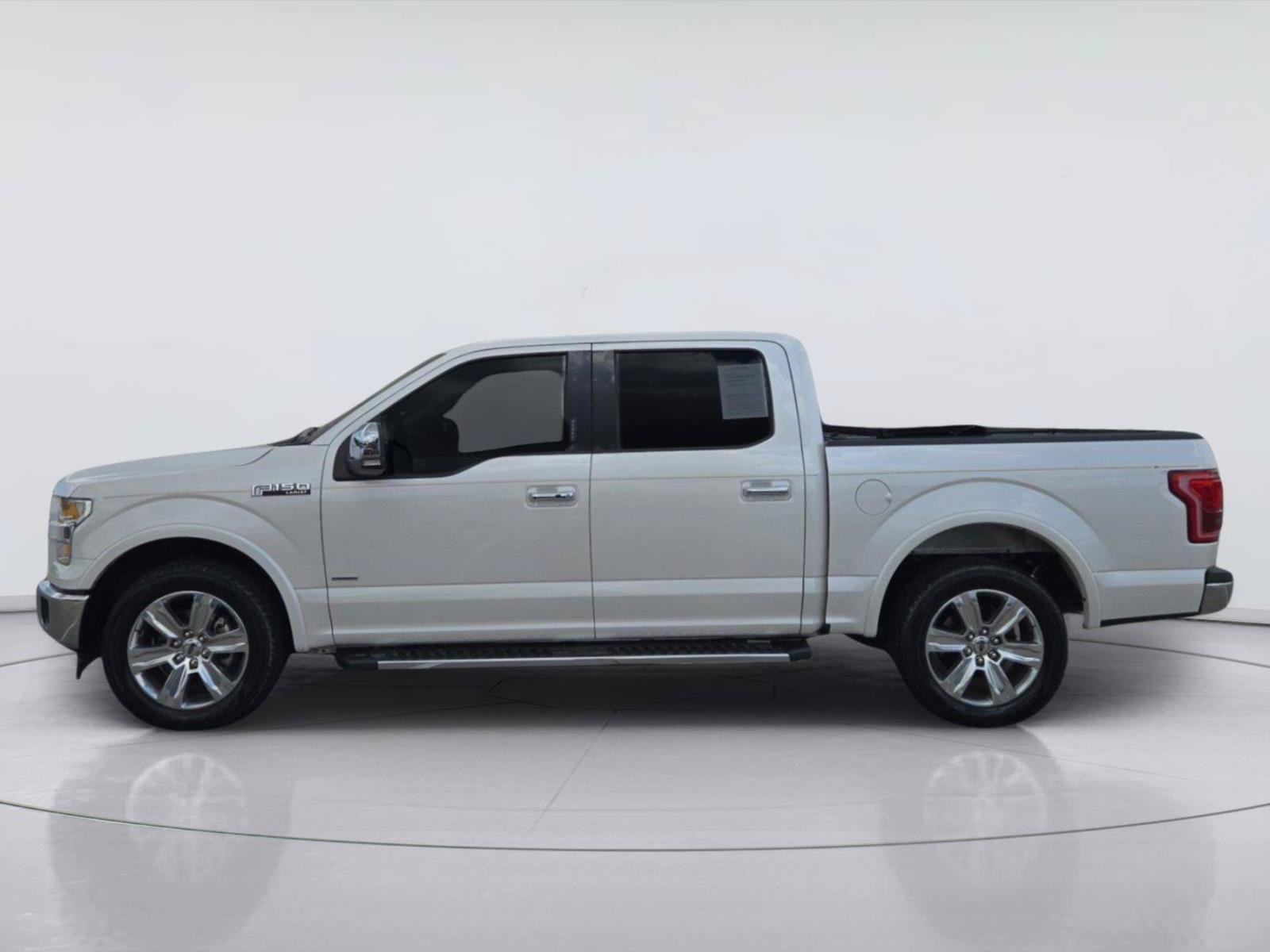 Used 2017 Ford F150 Lariat RWD image 2