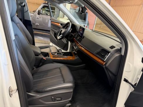 Used 2023 Audi Q5 2.0T Premium w/ Convenience Package AWD/4WD image 33